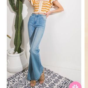 Super flattering vintage-style flare jeans!